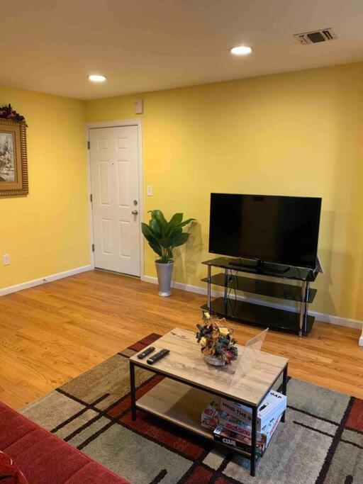 Family 3-Bedroom Home Ελίζαμπεθ Εξωτερικό φωτογραφία